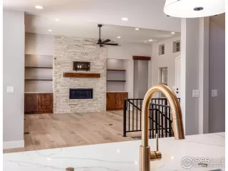 Photo #6: 994721 Listing