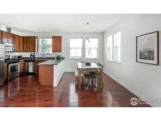 Photo #5: 994727 Listing