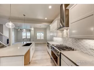 Photo #1: 994736 Listing