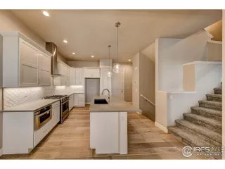 Photo #2: 994736 Listing