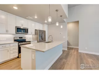 Photo #6: 994777 Listing