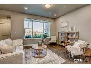 Photo #6: 994794 Listing