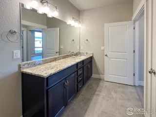 Photo #6: 994822 Listing