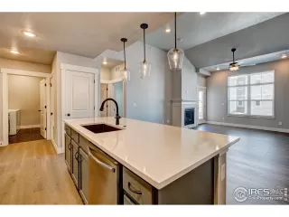 Photo #4: 994842 Listing 