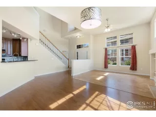 Photo #5: 994869 Listing 