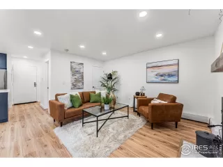 Photo #4: 994900 Listing