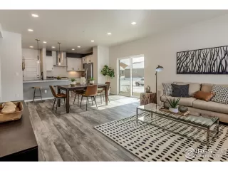 Photo #4: 994928 Listing