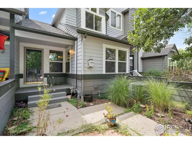 MLS: 994959 Condo For Sale