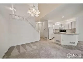 Photo #5: 994959 Listing