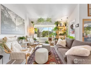 Photo #5: 994963 Listing