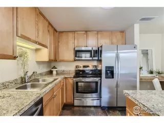 Photo #5: 994994 Listing