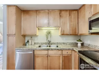 Photo #6: 994994 Listing