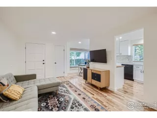 Photo #2: 995114 Listing