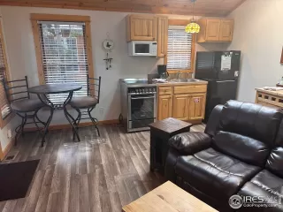 Photo #6: 995116 Listing