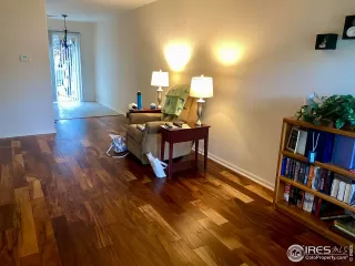 Photo #2: 995149 Listing