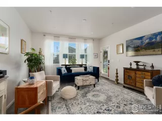 Photo #5: 995400 Listing 