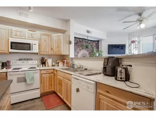 Photo #6: 995441 Listing