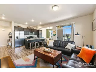 Photo #5: 995447 Listing