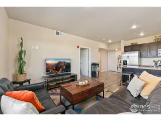 Photo #6: 995447 Listing