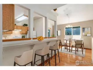 Photo #4: 995486 Listing