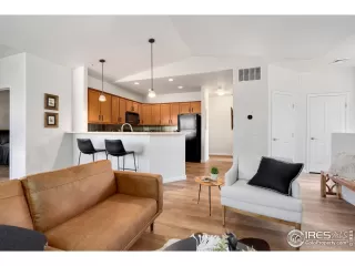 Photo #5: 995552 Listing