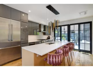 Photo #6: 995565 Listing