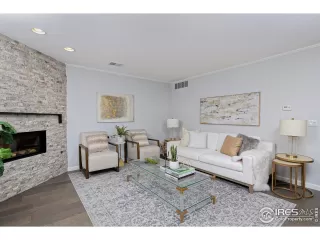 Photo #5: 995584 Listing