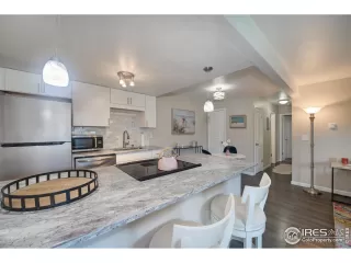 Photo #2: 995700 Listing