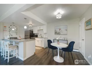 Photo #3: 995700 Listing