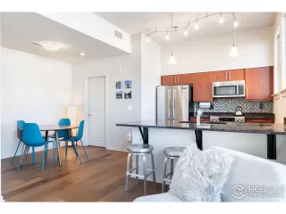 Photo #6: 995705 Listing 