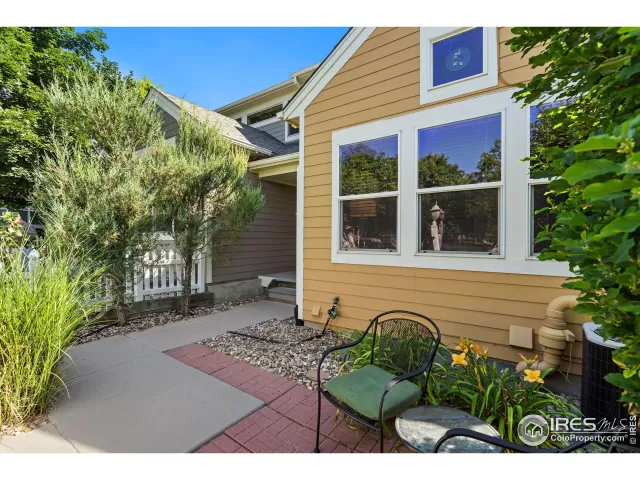 MLS: 995746 Condo For Sale