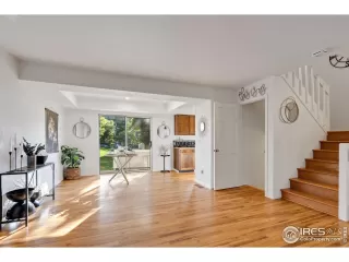 Photo #1: 995817 Listing