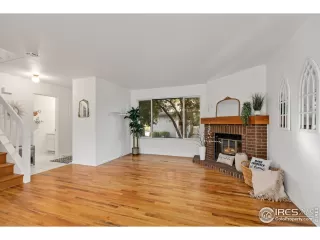 Photo #4: 995817 Listing