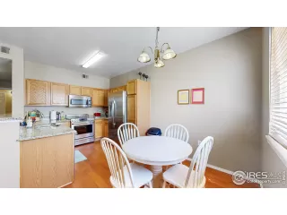 Photo #6: 995953 Listing