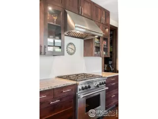 Photo #6: 995985 Listing