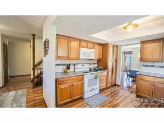 Photo #5: 996056 Listing