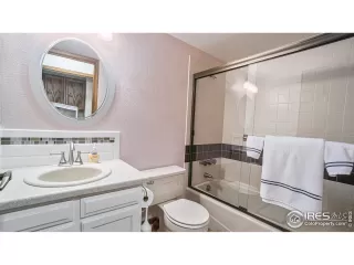 Photo #6: 996056 Listing