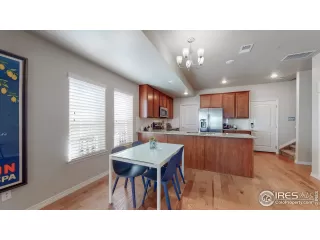 Photo #5: 996087 Listing