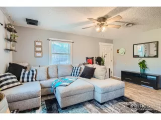 Photo #5: 996194 Listing