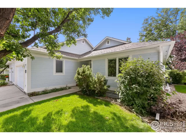 MLS: 996203 Condo For Sale