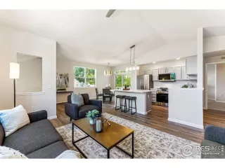 Photo #3: 996237 Listing