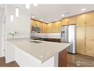 Photo #6: 996255 Listing