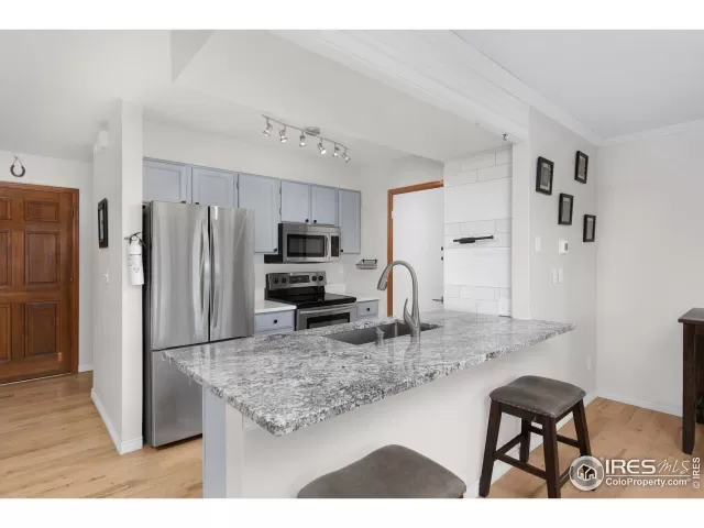 MLS: 996265 Condo For Sale