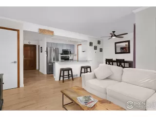 Photo #5: 996265 Listing