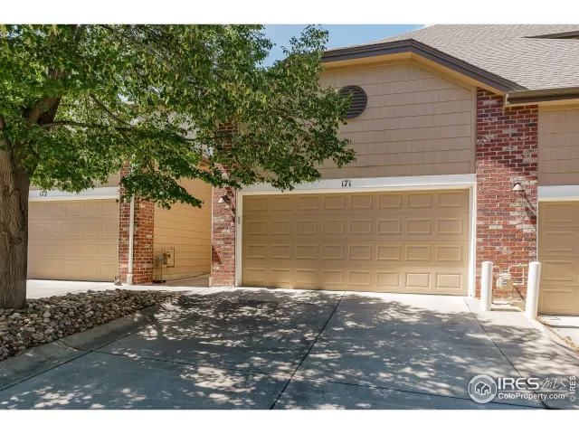 MLS: 996297 Condo For Sale