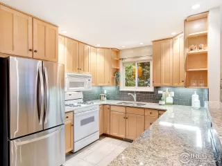 Photo #4: 996374 Listing