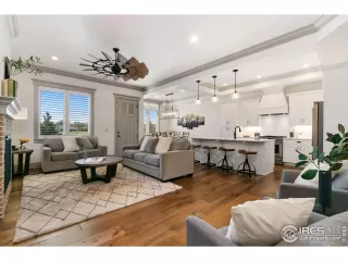 Photo #2: 996384 Listing