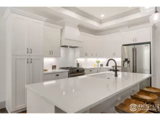 Photo #3: 996384 Listing