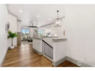 Photo #5: 996384 Listing