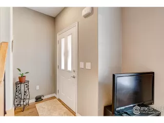 Photo #6: 996412 Listing